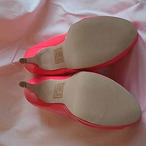 Size 9 neon pink shiny open toed platform high heels - Picture 5 of 6